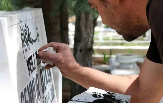 Eskişehir'de Mezarlık Bakımcısı: Namık Kemal Şahinli