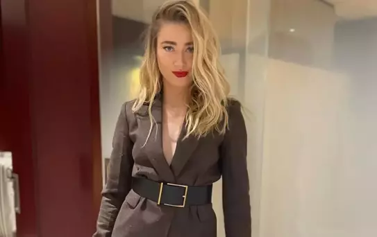 Amber Heard ikiz bebeklerini kucağına aldı! Elon Musk detayı dikkat çekti