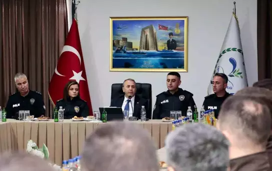 Emniyet Müdürü Kurt Lapseki'de İncelemelerde Bulundu