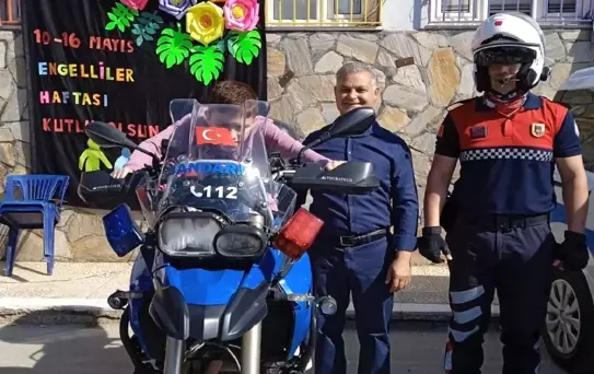 Jandarma Öğrencilere Tanıtıldı