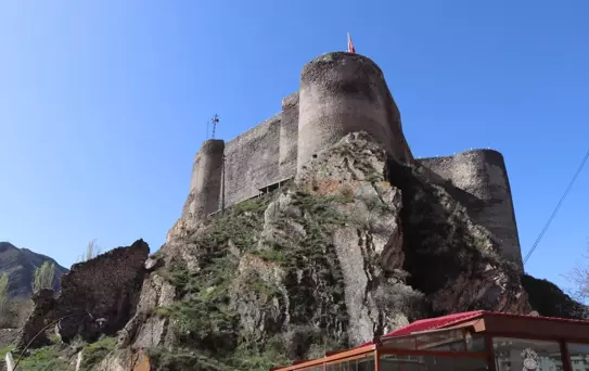 Oltu Kalesi için acil restorasyon talebi