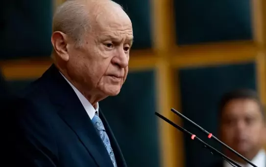 Devlet Bahçeli'den canlı yayınına dikkat çeken mesaj: Barış tek kanatlı bir kuş değildir
