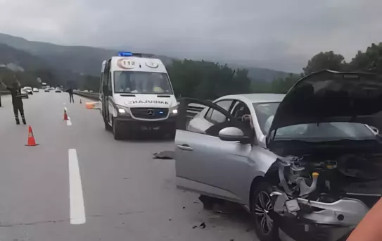 Sapanca'da Zincirleme Kaza: 3 Yaralı