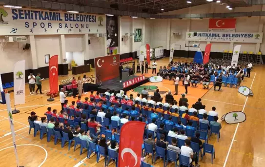 Şehitkamil'de başarılı sporcular ödüllendirildi