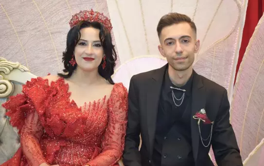 Engelli Çiftin Aşkı: Sessiz Kına Töreni