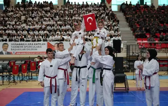 Atatürk'ü Anma Gençlik ve Spor Bayramı Erzincan'da Coşkuyla Kutlandı