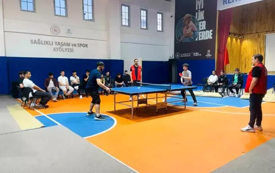 Erzincan'da Gençlik Haftası Masa Tenisi Turnuvası