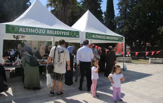 Altınözü'nde Kermes Geliri Depremzedelere