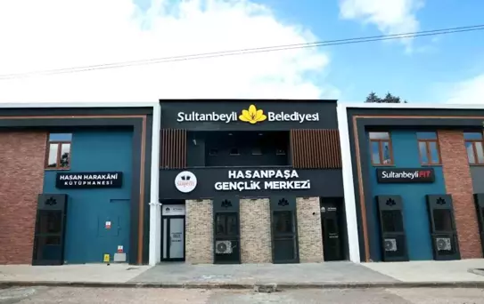 Sultanbeyli'de Yeni Gençlik Merkezi Hizmete Açıldı