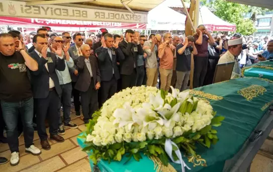 CHP Lideri Özgür Özel, Manisa'da Cenaze Törenine Katıldı