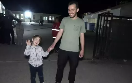 Suriye'ye geri dönüşler gece de devam ediyor