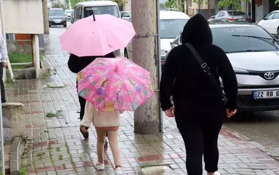 İstanbul için çamurlu sağanak yağış ve toz uyarısı