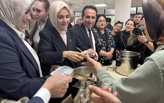 Bakan Göktaş Ardahan'da Aşure Dağıttı