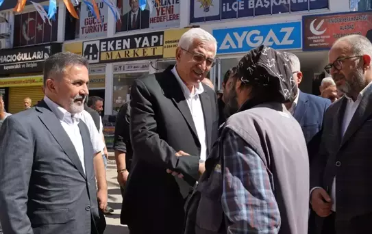 AK Parti Erzurum Milletvekili Mehmet Emin Öz, Adana'da parti teşkilatıyla buluştu