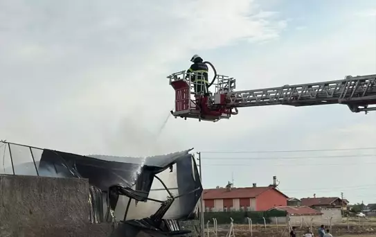Aksaray'da Yapı Market Yangını