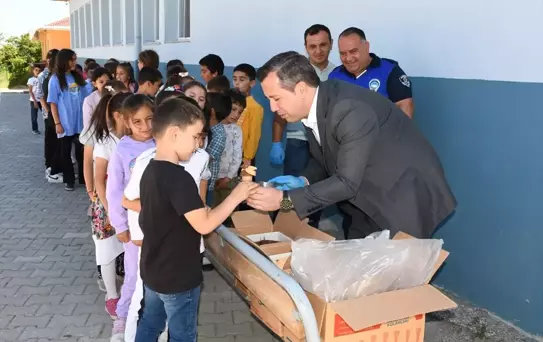 Alaçam ilçesinde 2 bin 411 öğrenci karnelerini alarak tatile girdi