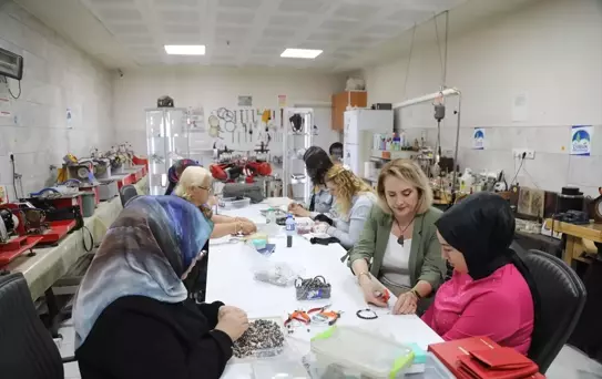 Çubuk’ta Kadınlar Agat Taşı ile Takı Tasarlıyor