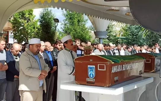 Kahramankazan'da Kardeşlerin Cenazesi Defnedildi