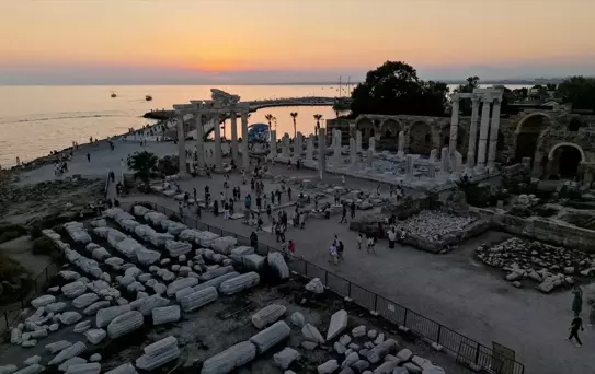 Antalya, Temmuzda Rekor Ziyaretçi Ağırladı
