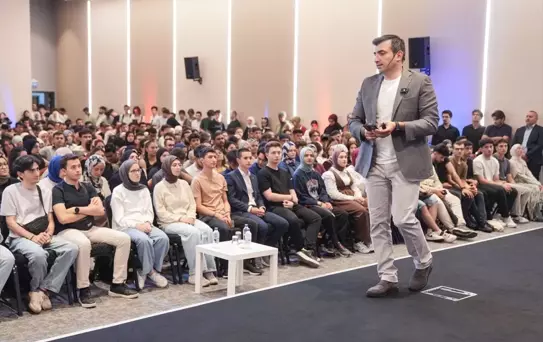 Bayraktar'dan Gençlere İlham Verici Mesajlar
