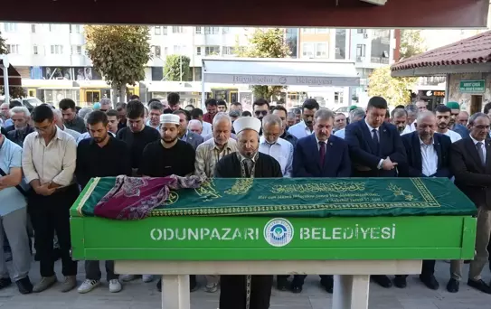 Destici, Cenazeye Katıldı