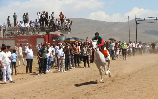 Toklular'da At Yarışı Etkinliği