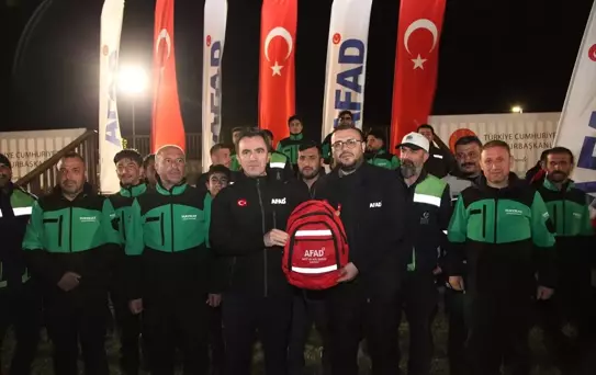 Bitlis Valisi Karakaya Ahlat'ta düzenlenen AFAD kampını ziyaret etti