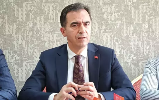 Bitlis Valisi Karakaya ve Belediye Tanğlay, kentte yapılan çalışmaları değerlendirdi