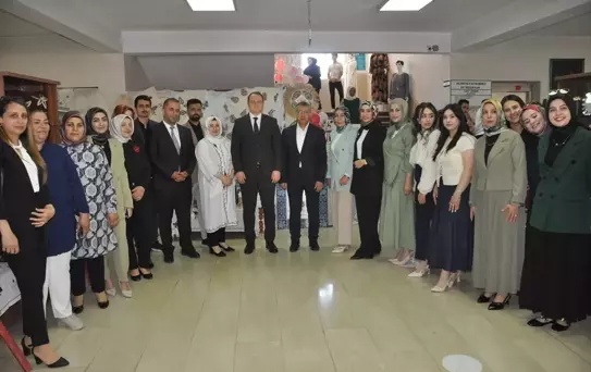 Bulanık'ta Yılsonu Eğitim Sergisi Açıldı