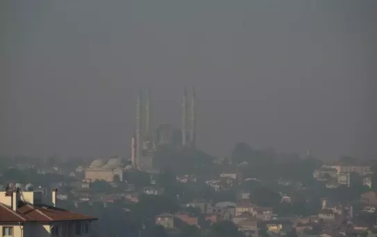 Komşumuz da alevlerle savaşıyor! Dumanlar Edirne'ye ulaştı