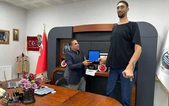Dünyanın En Uzun Adamı Çermik'te
