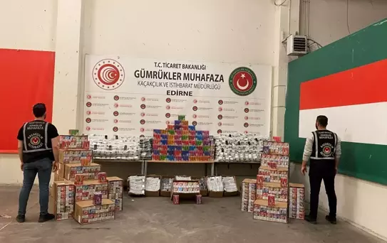 Edirne'de Kaçakçılık Operasyonu: Elektronik Sigara ve Bitki Çayı Ele Geçirildi