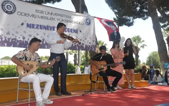 EÜ Ödemiş MYO'da Mezuniyet Töreni