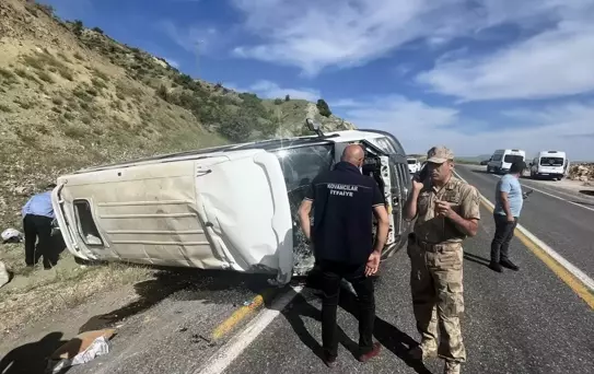 Palu'da Minibüs Devrildi: 7 Yaralı
