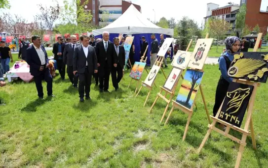 Eleşkirt'te Hayat Boyu Öğrenme Şenliği Düzenlendi