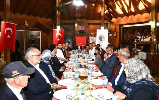 Erzurum ve Ardahan'da 15 Temmuz dolayısıyla gazi ve şehit yakınları onuruna yemek verildi