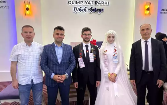 375. Çift Evliliğe İlk Adım Attı