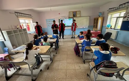 Damla Projesi Gençleri Van'da Çocuklarla Buluştu