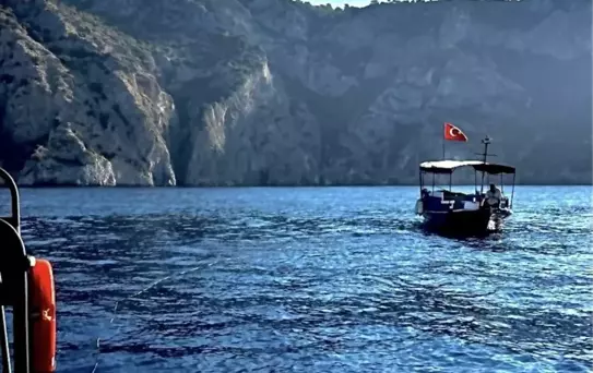 Fethiye'de sürüklenen tekne kurtarıldı