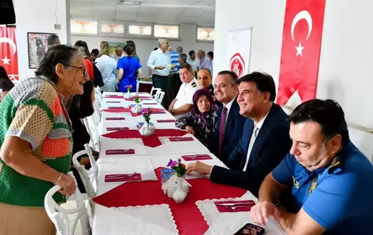 Fethiye'de Dünya Yaşlılar Günü Kutlandı
