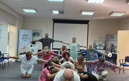Fethiye'de Yaşlılar için Drama Atölyesi