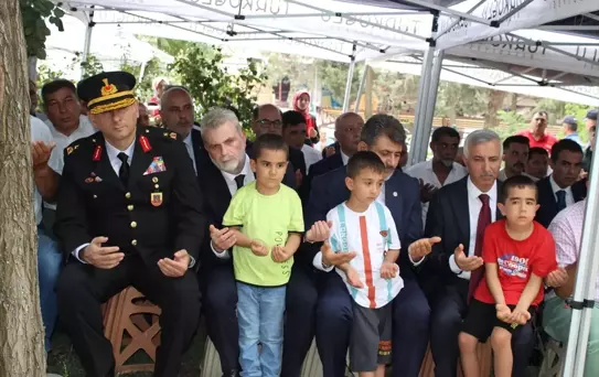Gaziantep ve çevre illerde 15 Temmuz dolayısıyla şehitlikler ziyaret edildi