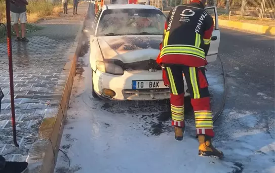 Gömeç'te Otomobil Yangını Söndürüldü