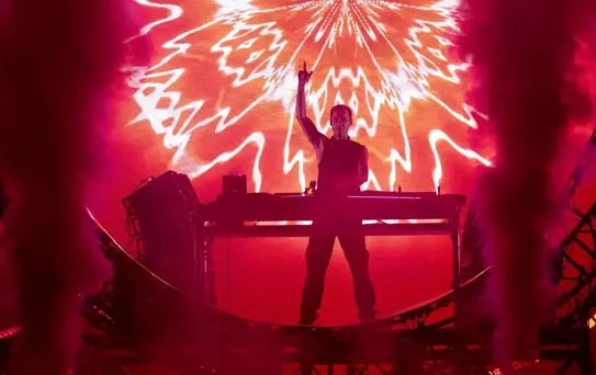 Armin van Buuren İstanbul'da Konser Verdi
