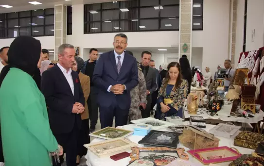 Hakkari'de ADEM Sergisi Açıldı