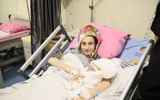 Hamile Anneye Karaciğer Nakli, Sağlıklı Doğum