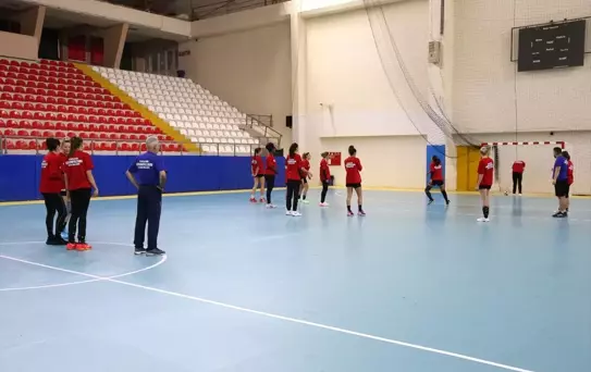 Odunpazarı Hentbolda İlk 4 Hedefliyor