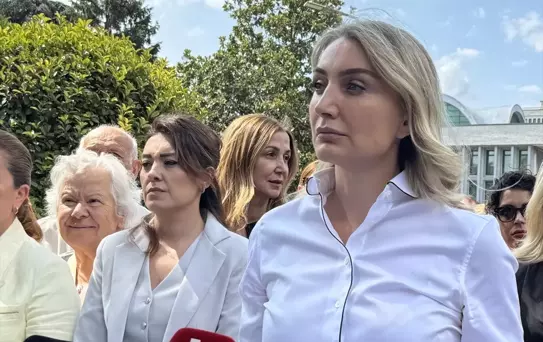 İBB Yolsuzluk Soruşturmaları Protesto Edildi