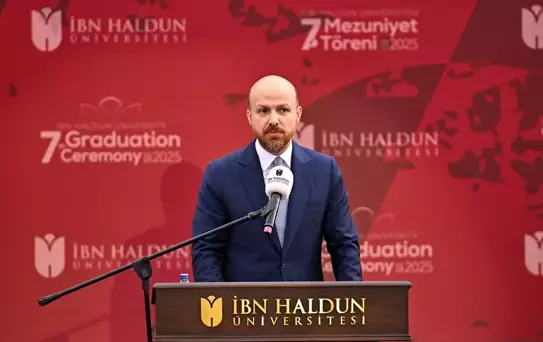 İHÜ Mezuniyet Töreni