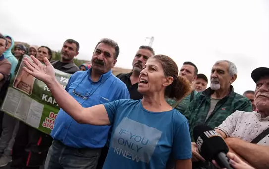 Çiğli'de Çöp Eylemi: Mahalleli Tepkili